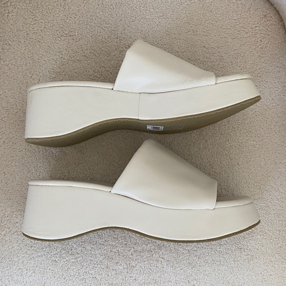 NWT Glassons Bone Platform Vegan Leather Slide Sandals | Faux-Leather Slides - Picture 3 of 12